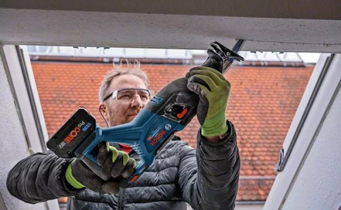 Bosch Professional Biturbo Akku-Säbelsäge GSA 18V-28 06016C0001