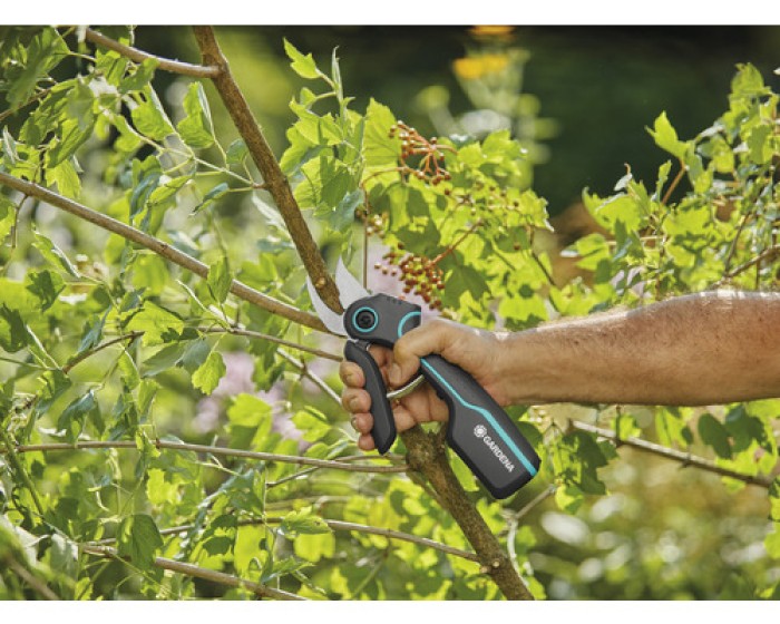 GARDENA AssistCut - batterieunterstützte Gartenschere, 12222-30