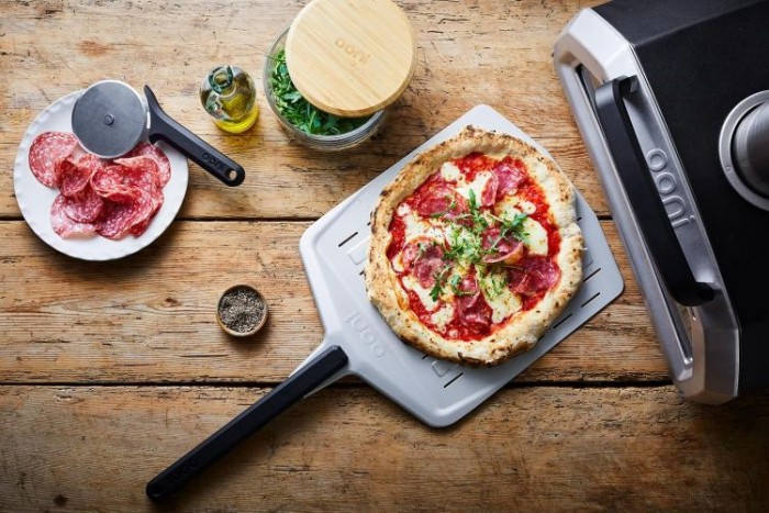 Ooni Pizzaschieber perforiert 30 cm, UU-P06401